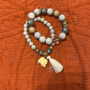 Costume jewelry beaded bracelet